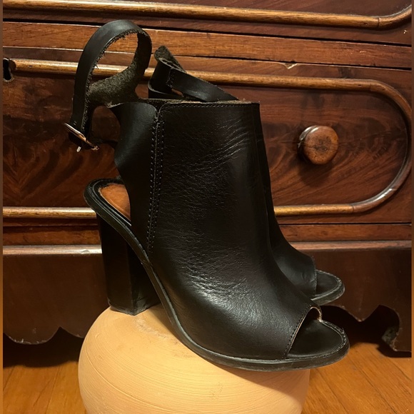 SixtySeven Black Leather Peep Toe Slingback Ankle Chunky Heel EUR 37 or 7-7.5 - Picture 5 of 8